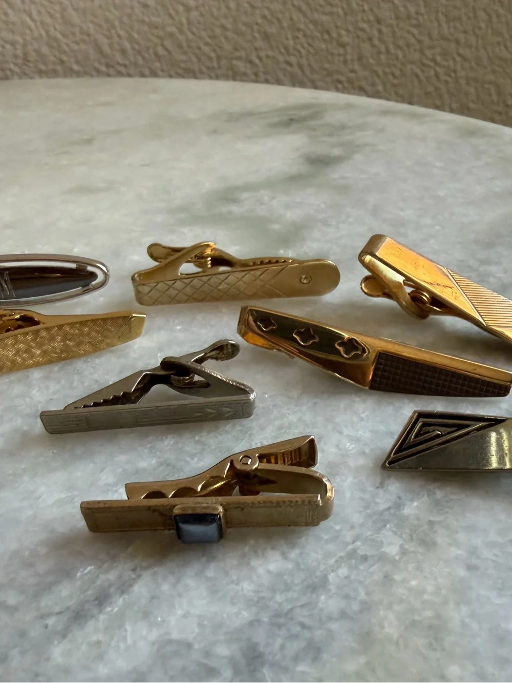 Men’s Accessory Vintage gold tone Mid Century cufflinks, tie clips, tie tack